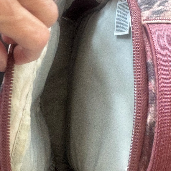 The North Face women’s Surge commuter laptop backpack. - Picture 4 of 9